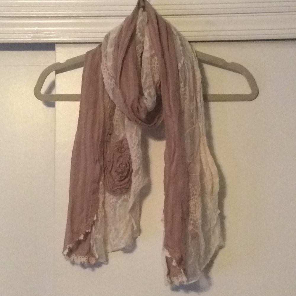 Lace scarf